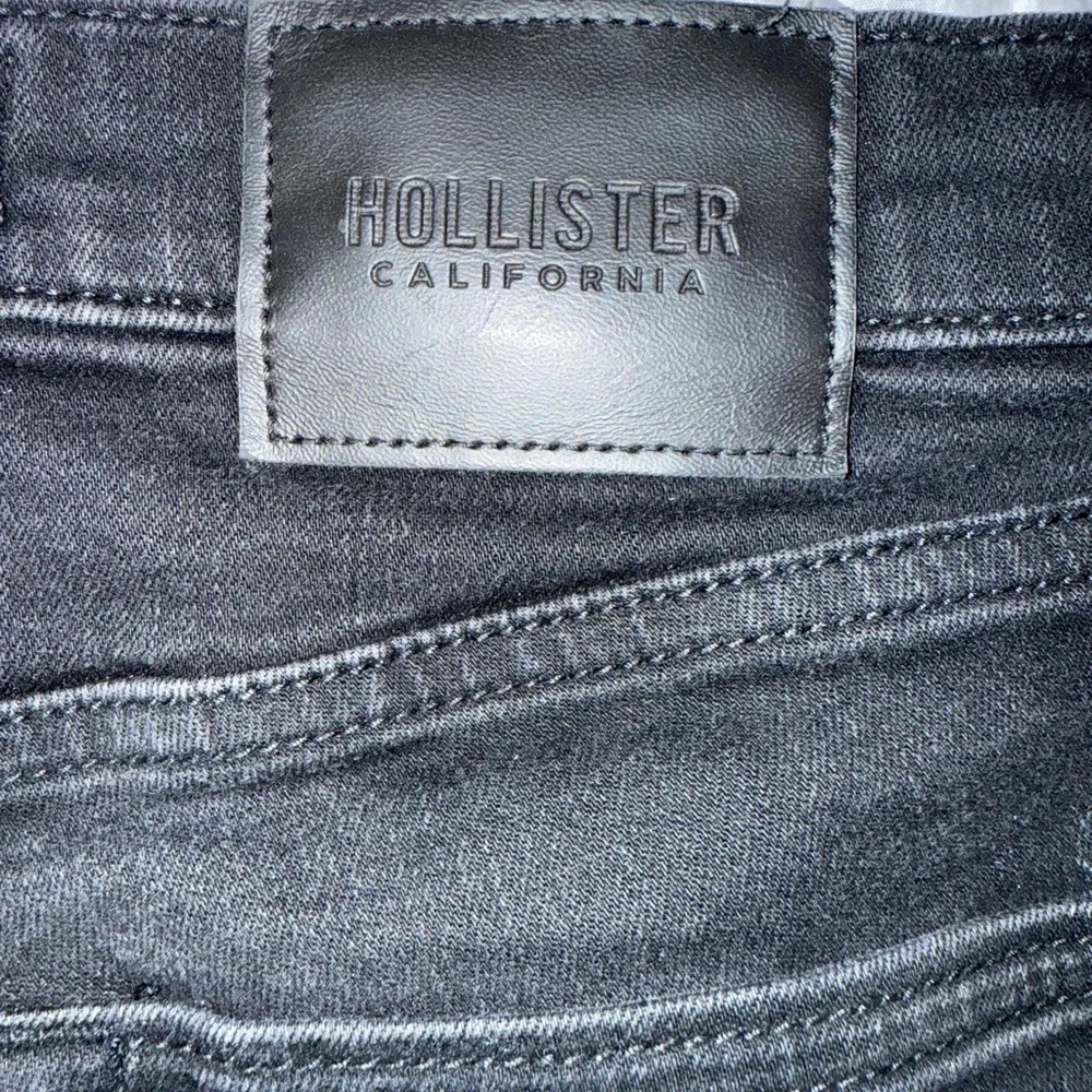 🦄Hollister Black Denim Shorts - Picture 4 of 4